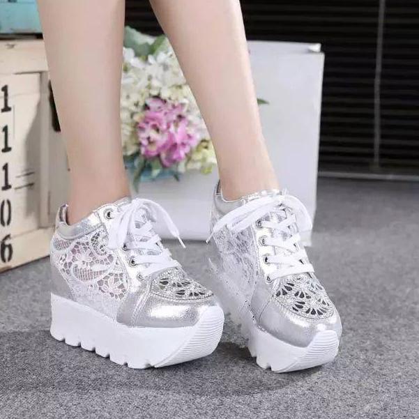 !!! รองเท้าบู๊ท BROKEN LACE WEDGES HT 59