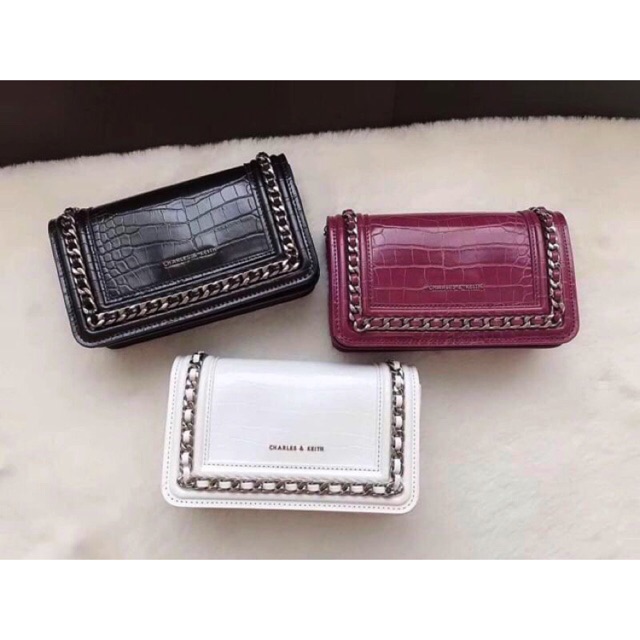 ♥️Charles & keith หน้าโซ่  หนังจระเข้ สวยเวอร์ ห้ามพลาด บอกเลย 🥰