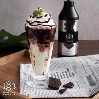 1883 ซอสช็อกโกแลต สำหรับคาเฟ่ ใช้ราดท้อปปิ้งและตกแต่ง | CHOCOLATE SAUCE 1.89 L. (SKU 4706)