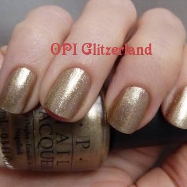 พร้อมส่ง OPI สี Glitzerland  สีทองเบาๆ หรูๆ ดูยาวๆ ทาปุ๊บ มือรวย องค์คุณนายทันสมัยลงเลยค่า แท้ 💯%