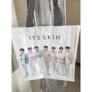 พร้อมส่ง กระเป๋าพลาสติกสกรีนรูป GOT7 อย่างดีจากแบรนด์ It’S SKIN ของแท้