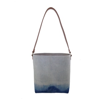 กระเป๋าผ้าลินนา ย้อมคราม Linna indigo tote