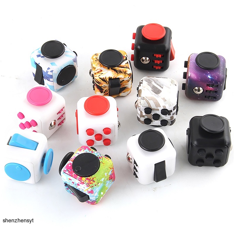 ความวิตกกังวลบรรเทา Fidget Cube ของเล่นสําหรับเด็กและการบีบอัดความเครียดสําหรับผู้ใหญ่ 6 ด้าน Fidget