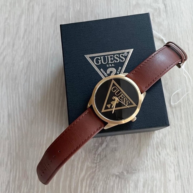 นาฬิกา Guess Blaze watch unisex สายหน้งสีน้ำตาล หน้าปัดกลมสีดำ โลโก้guess ขนาด 40mm.