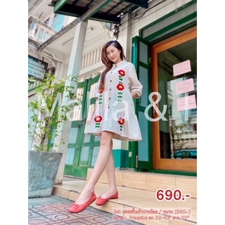 🌺🍓New ! เดรสสั้นเจ้านางน้อยกระดุมไม้(ลาย :ดอกไม้เลื้อย/สตอเบอร์รี่) เนื้องานปักมือ All Handmade เนื้องานแน่นงานติดแบรนด์