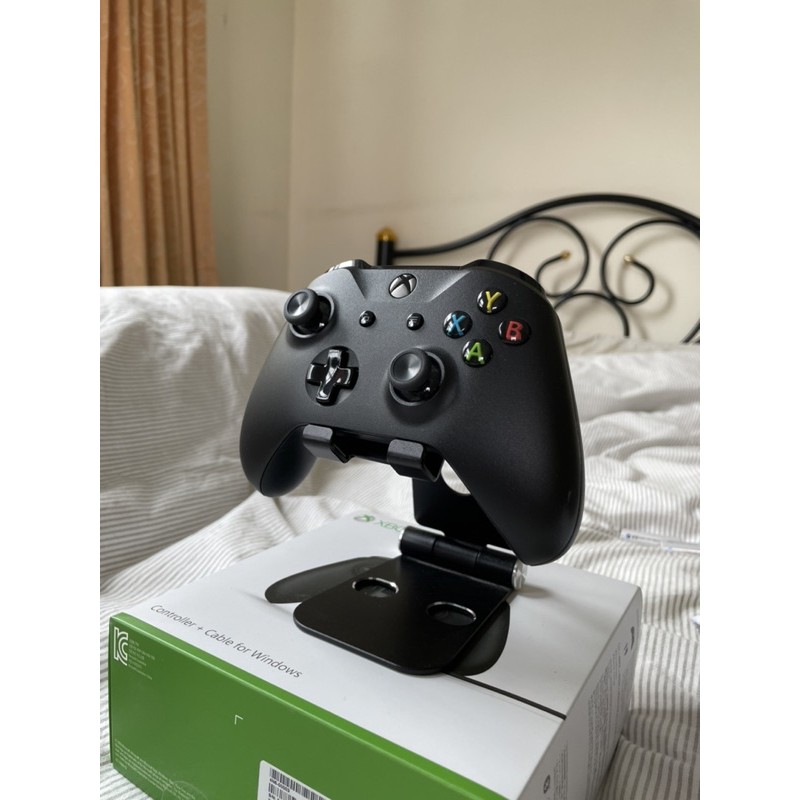 [มือสอง] จอย Xbox one S (Gen 3) wireless controller +สายวินโดว์แท้ แถม accessories อีกนิดหน่อย