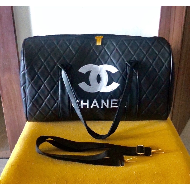 กระเป๋าเดินทาง Chanel หนังดำ งานเย็บ ถือหรือสะพายข้างสายปรับระดับได้
