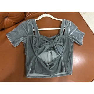 เสื้อครอปกำมะหยี่ ส่งฟรี Kerry Express