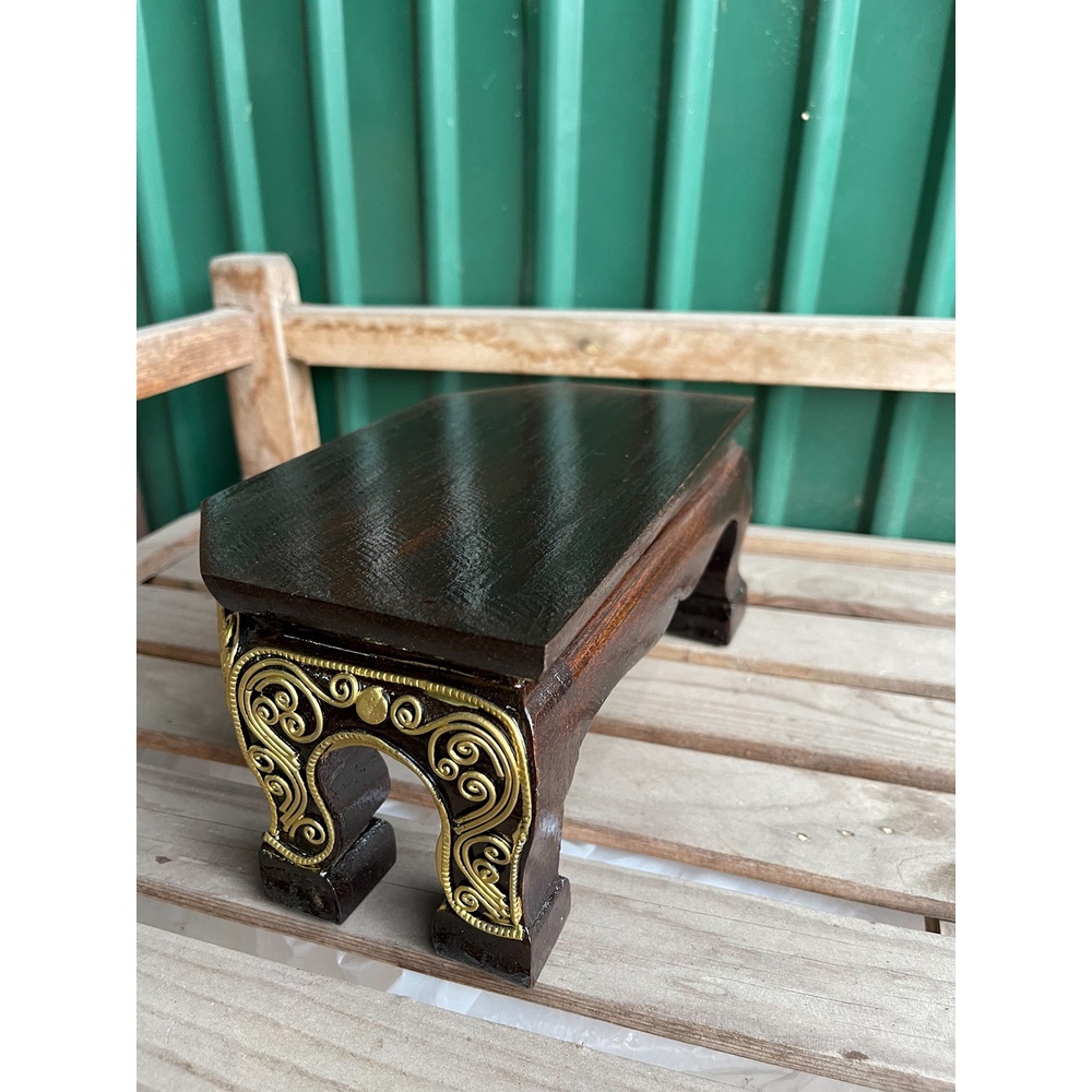 ฐานพระไม้สัก สีไม้โอ๊ค เข้ามุม3ขนาด เดินเส้นทอง ขาสิงห์ ฐานรองพระ ตั้งโต๊ะทำงาน แท่นวางพระ ฐานวางพระ ฐานตั้งบูชาพระ - รูปที่ 3