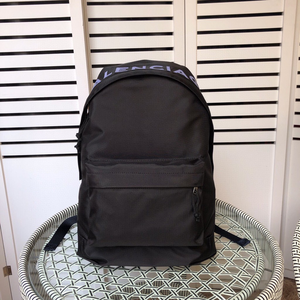 พรี Balenciaga  nylon backpack กระเป๋าเป้ หนังแท้ กระเป๋าแฟชั่นแบรนด์เนม Size:33*12*37cm