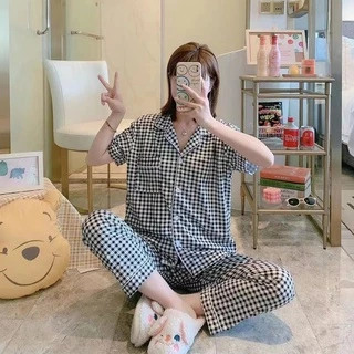 พร้อมส่ง:ชุดนอนผ้าคอตตอนลายสก๊อตแขนสั้นขายาว ชุดนอนเสื้อแขนสั้น มี กระดุม คอปก และกางเกงขายาว ลายสก๊อต สีน่ารักสดใส