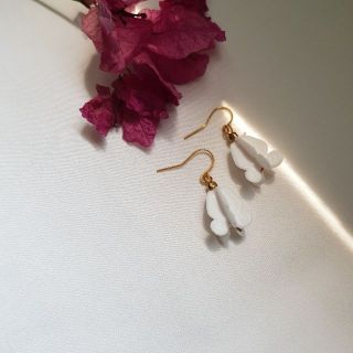 Crown flower earrings ต่างหูดอกรัก ต่างหูไทยๆ ต่างหูดอกไม้ ดอกรัก ต่างหูชุดไทย