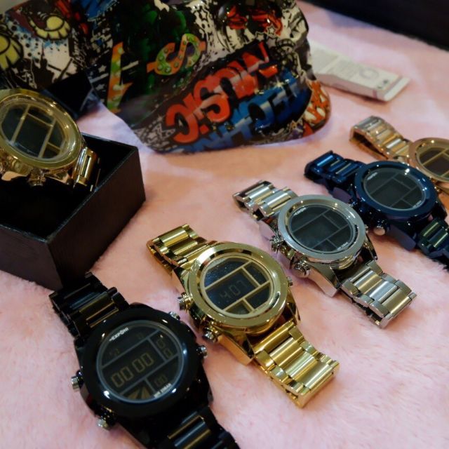 Exponi Watch ⭐️⭐️
มี 5สี 
💖สีพิงค์โกล์ด/💛สีทอง/💙สีน้ำเงิน/🖤สีดำ/🧡สีเงิน
✅ นาฬิกาเอ็กโพนิสไตล์นิกซอน
✅ สินค้าแท้ 💯