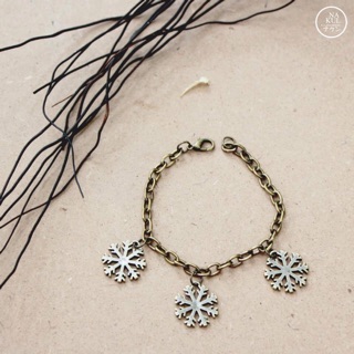 (สั่งทำ 1-2 วัน) Snowflake สร้อยข้อมือหิมะ