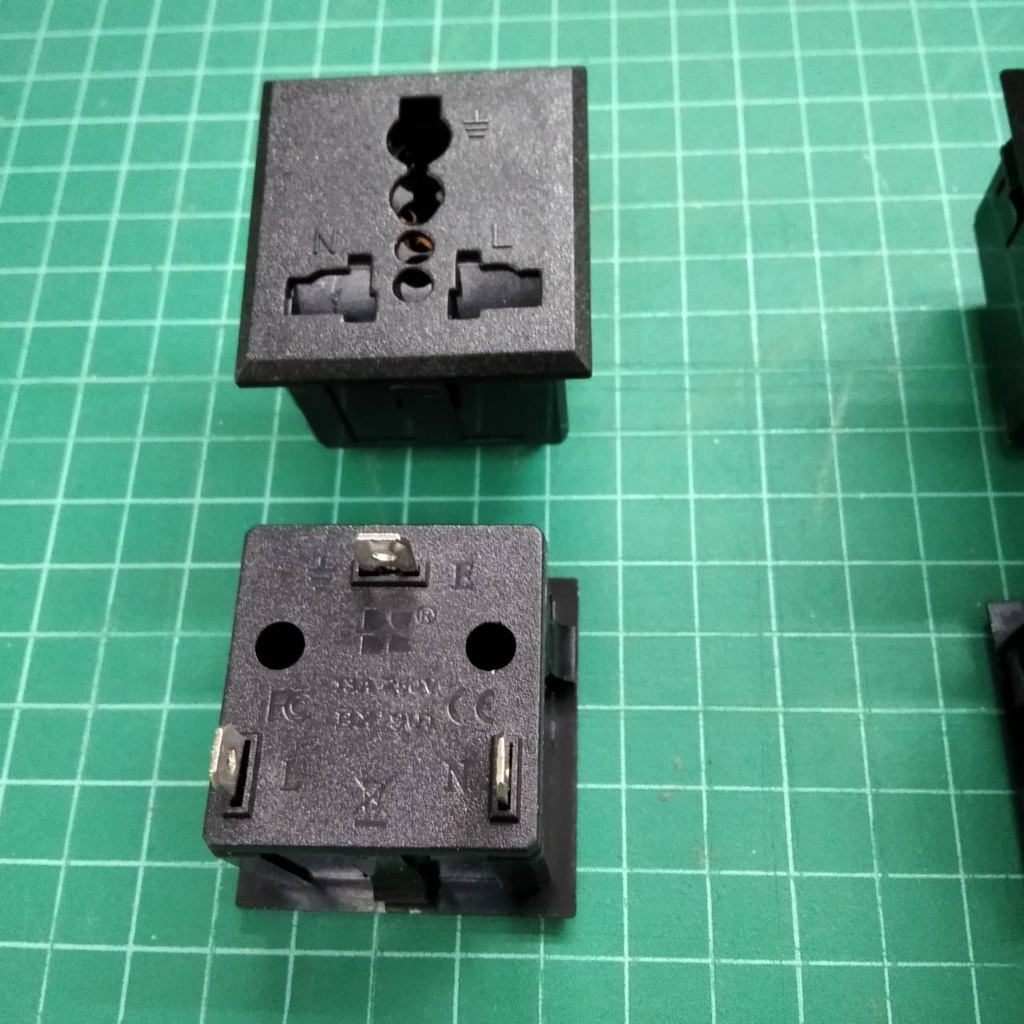 ปลั๊ก AC 220V 3ขา 10A แบบมีม่านนิรภัย Safety plug และแบบ ไม่มี ม่านนิรภัย Safety plug ราคา ถูกที่สุด ดีลบีเคเค แกลเลอรีภาพที่ 7
