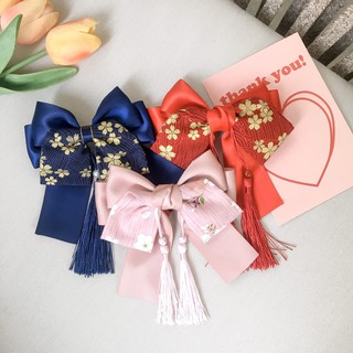 sakura ribbon hairclips พร้อมส่ง กิ๊บโบว์ตัวใหญ่ รุ่นนี้สวยมากกก ดีเทลละเอียดสวยมากค่า ตัวกิ๊บเป็นแบบสปริง