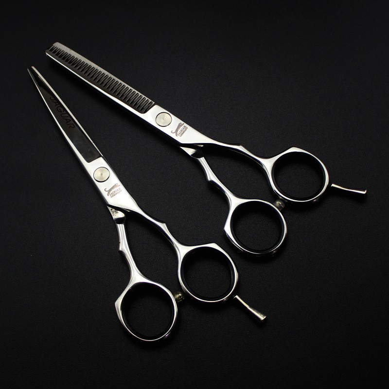5.5jaguar scissors professional hair cutting กรรไกรตัดผมจากัวร์ 5.5นิ้ว1คู่ มี กรรไกรตัด+กรรไกรซอย+กล่อง+น้ำมัน+ผ้าเช็ด+