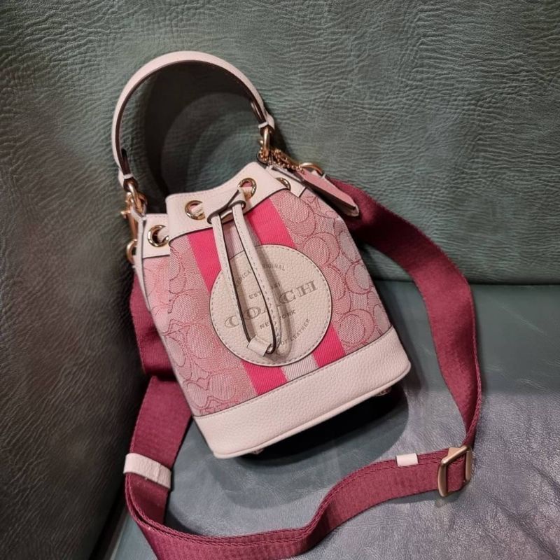 พร้อมส่ง กระเป๋าสะพาย COACH C5121 DEMPSEY 15 DRAWSTRING MINI BUCKET BAG แท้ 100%