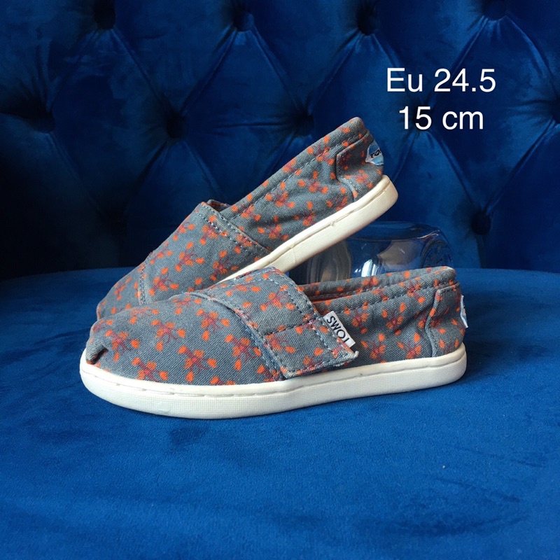 รองเท้าผ้าใบเด็กมือสอง Toms