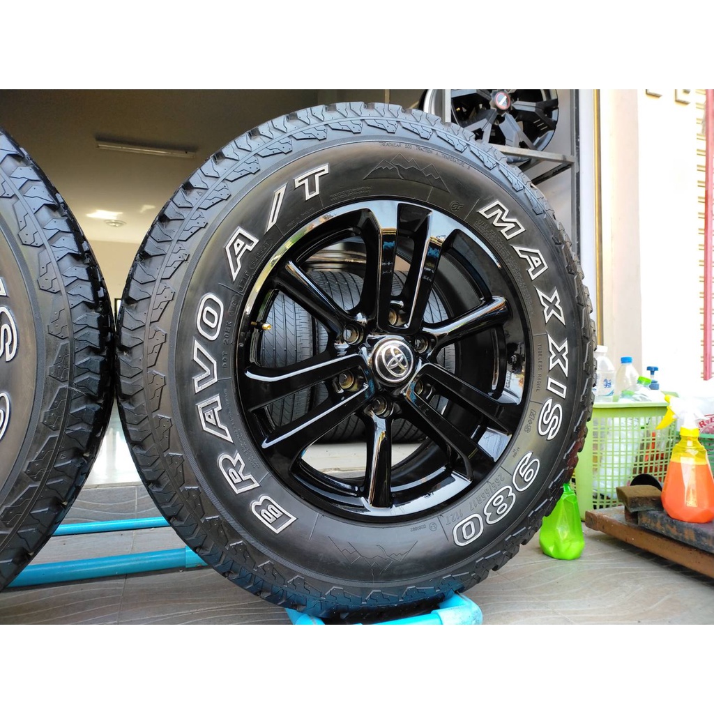 แม็ก ขอบ17 พร้อมยางแก้มขาวmaxxis 265 65 17 ปี19  ใส่รีโว้ วีโก้ ฟอจูน