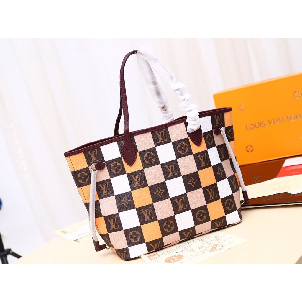 v Classic old flower messenger bag Louis Vuitton shoulder bag lv