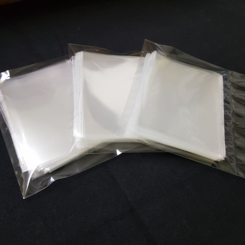 ซองใสใส่การ์ด 50 ซอง ขนาดสำหรับการ์ดโปเกมอน วันพีซ ดราก้อนบอล ฟุตบอล อนิเมะ ยูกิ และการ์ดต่างๆ
