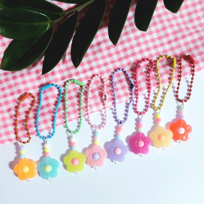 พวงกุญแจดอกไม้สีเยลลี่ แต่งลูกปัด ไข่ปลาสีสวย พร้อมส่ง