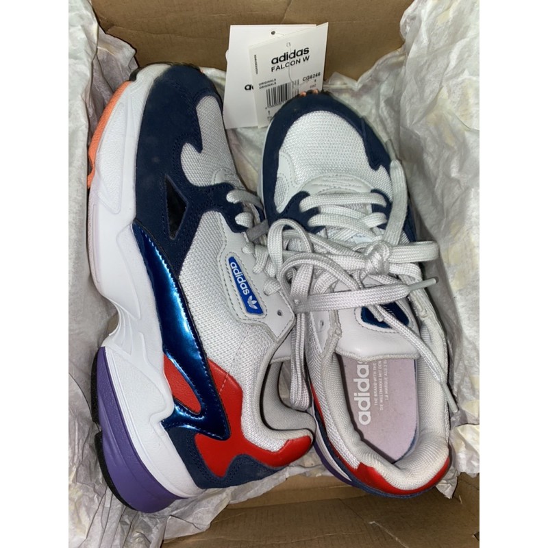 lisa adidas falcon
