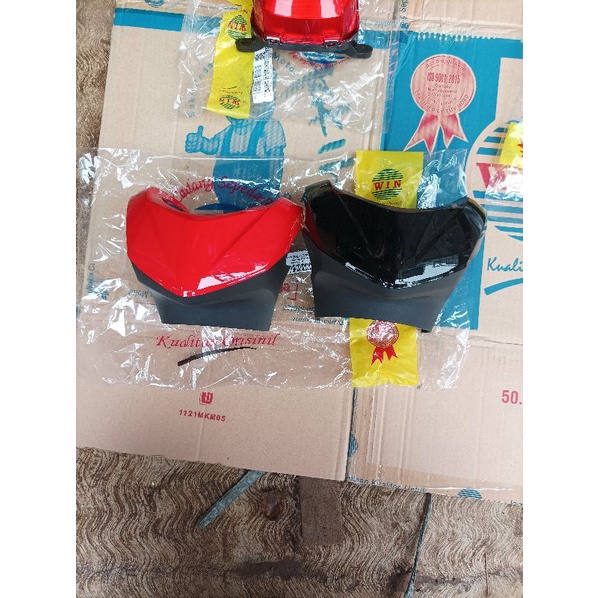 MERAH ฝาครอบหัวหน้าสําหรับ honda genio K0JA win red black glossy