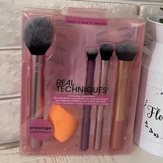 เท ลดราคา !! Clearance - Real Technique Brush Set รุ่น Everyday Essential ของแท้ 100%