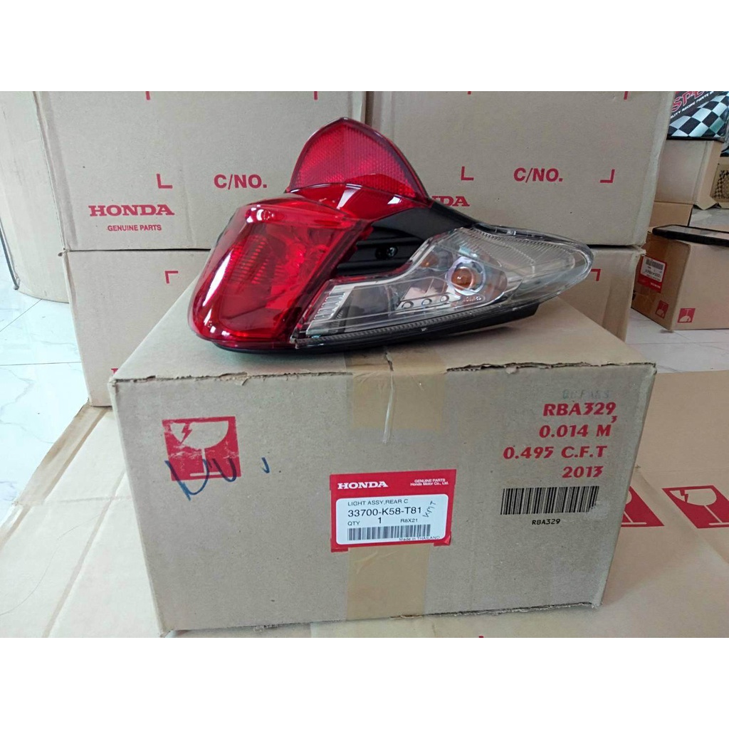 ไฟท้าย พร้อมหลอดและขั้วไฟ แท้เบิกศูนย์ Honda เวฟ110i Wave110i ปี2009-2018 ทุกรุ่น รหัสอะไหล่ 33700-K