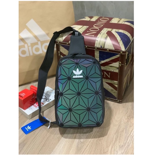 adidas originals 3d mini airliner