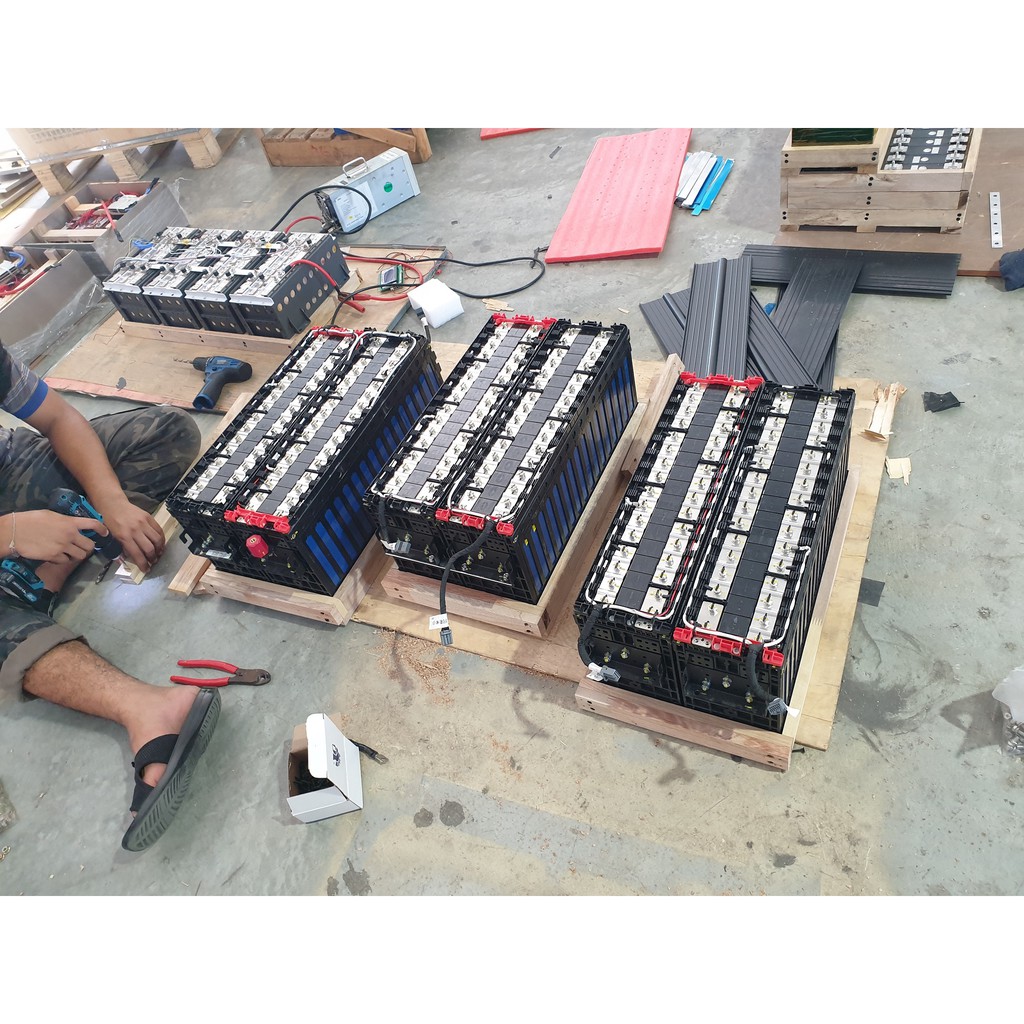 แบตเตอรี่ลิเธียมแกะรถไฟฟ้า ประกอบระบบโซล่าเซลล์ 48v 200Ah