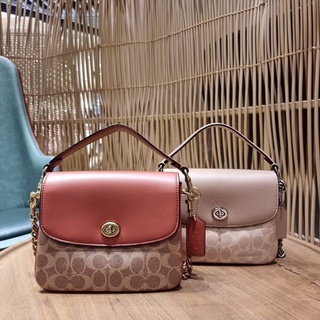 กระเป๋า มีสายสะพายข้าง สินค้า coach outlet ราคาจับต้องได้
