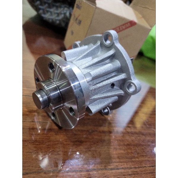 ปั้มน้ำ forklift toyota 4pรุ่น5 4y 4p 5k/ toyota 7 8fg 4y