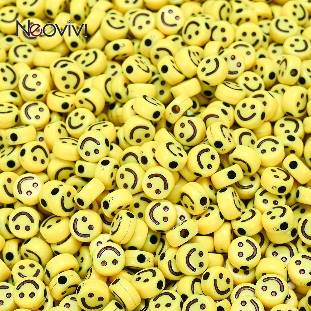 100pcs สีเหลืองยิ้มลูกปัดอะครีลิคกลมแบนหลวมลูกปัดสำหรับทำเครื่องประดับทำมือ DIY สร้อยข้อมือสร้อยคอ Accessories