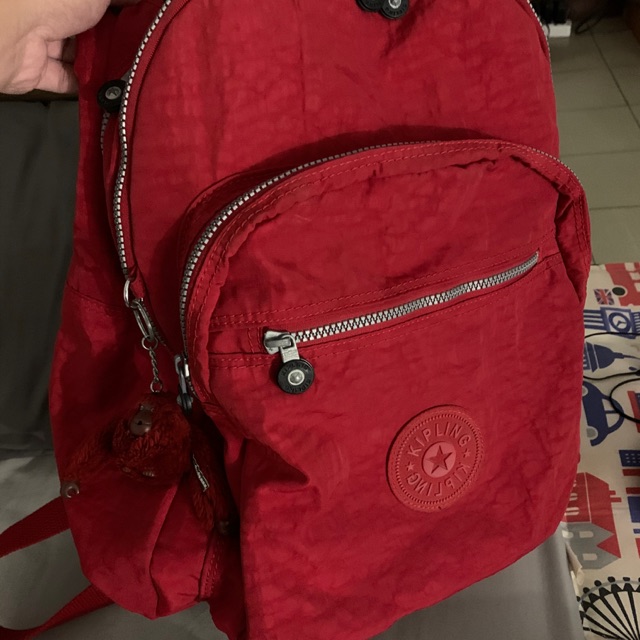 กระเป๋าเป้ Kipling สีแดง