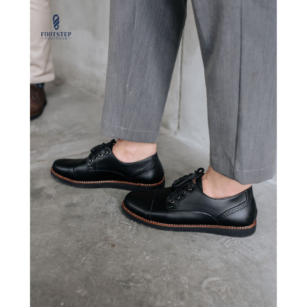 Footstep Footwear Pedro Black - รองเท้าลําลองอย่างเป็นทางการของผู้ชายของแท้