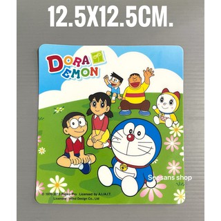 (1ชิ้น)สติกเกอร์สูญกาศ ติดแผ่นป้ายภาษี พรบ. รถยนต์ #Doraemon #โดเรม่อน ลายสนามหญ้า ลิขสิทธิ์แท้