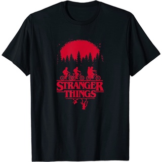 เสื้อยืดอินเทรนด์ผู้ชายอินเทรนด์ผู้หญิงเสื้อยืด พิมพ์ลาย Stranger Things Group Shot Bike Ride Upside Down สําหรับผู้ชายS