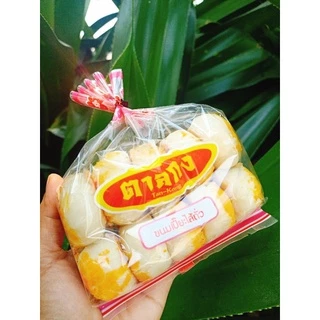 ขนมเปี๊ยะไส้เยอะแป้งบางมากเนื้อแป้งไม่แข็งกระด้างขนมเปี๊ยะตาลกง1แพ็คบรรจุ10ชิ้นแพ็คละ35บาทสูตรดั้งเดิมการันตีของสดใหม่นะ