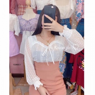 👗Pfashion [ส่งไว!!🚛] P13380 เสื้อลูกไม้แขนซีทรู see through sleeve lace blouse