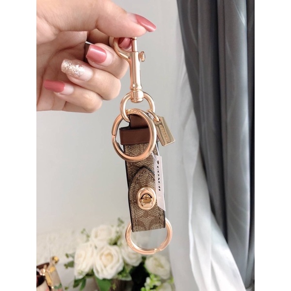 【COACH☆新品】トリガー スナップ！バッグ チャーム！ストロベリー！ COACH☆新品】トリガー スナップ！バッグ チャーム！ストロベリー！