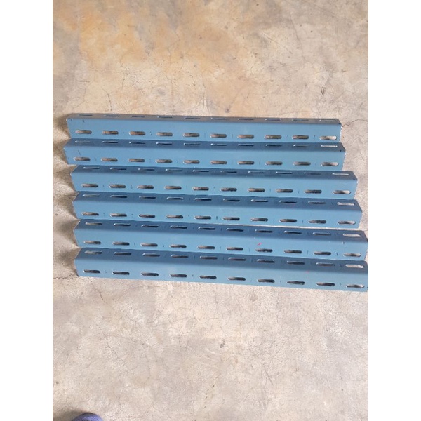 เหล็กฉาก เหล็กฉากเจาะรู เหล็กฉาก รู ชั้นวางของ ขนาด 1.8 มิล ยาว30-100cm อย่าดีแข็งแรงทน