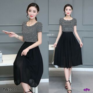 Maxxi Dress ตัดต่อเสื้อลายทางประดับโบว์