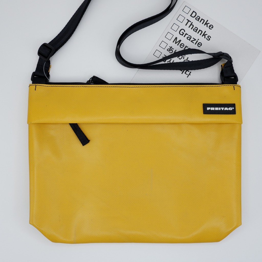 กระเป๋าสะพายข้าง Freitag รุ่น F553 Lou ผ้าใบสีเหลือง มือ 1 แท็คห้อย