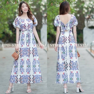 Maxi dress  ลายดอกกราฟฟิค แขนตุ๊กตา ดีเทล ติดกระดุม 2 เม็ดด้านหลัง มีเว้าสามเหลี่ยมช่วงเอวหลัง