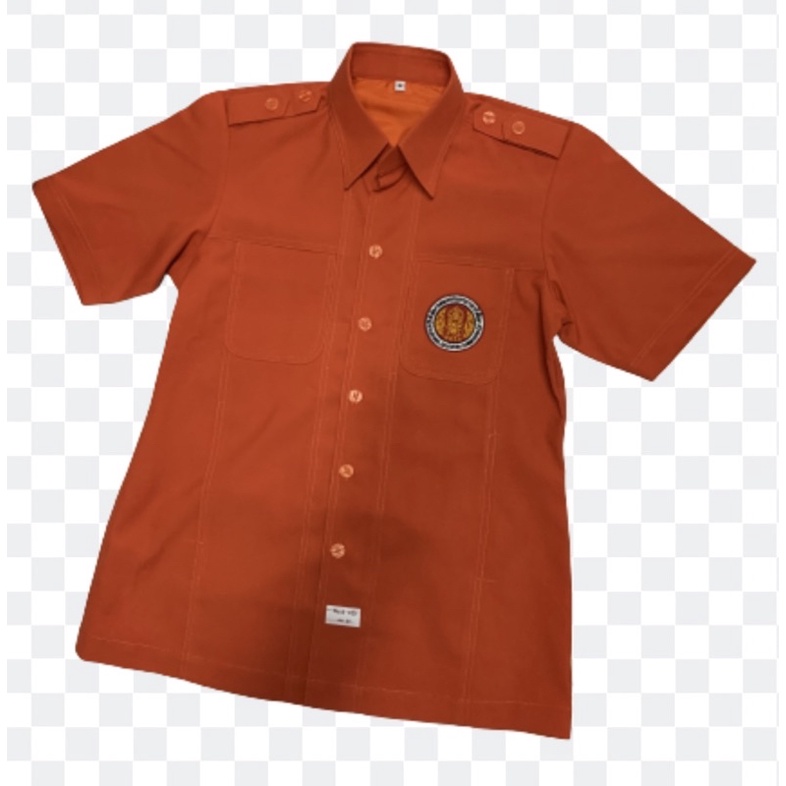 เสื้อซาฟารีสีแสด โลโก้อาชีวะ