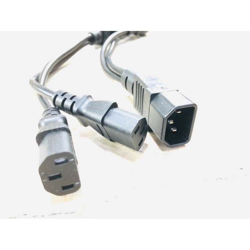 Y ประเภท Splitter สายเคเบิลอะแดปเตอร์เดี่ยว IEC 320 C14 ชายคู่ C13 หญิงสั้นสำหรับโฮสต์คอมพิวเตอร์จอแสดงผล