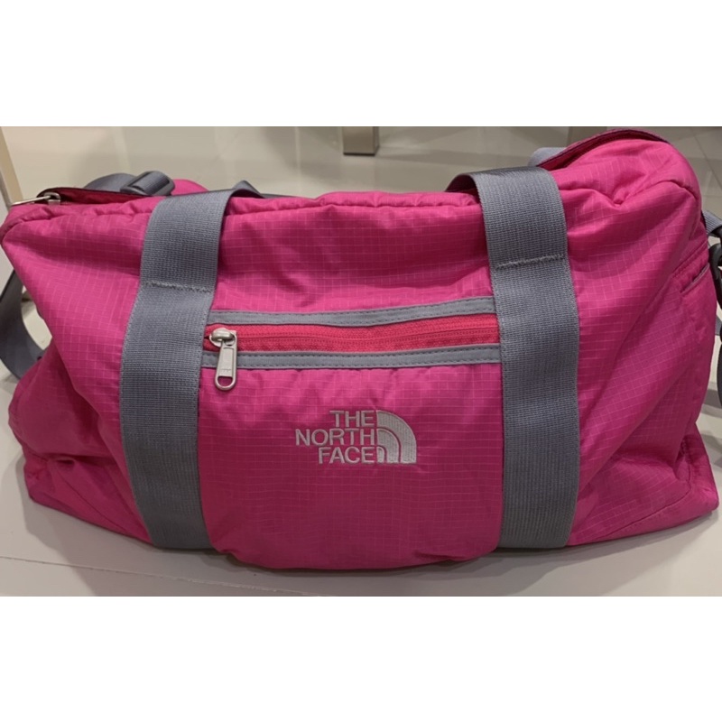 กระเป๋าเดินทาง ยี่ห้อ The North face